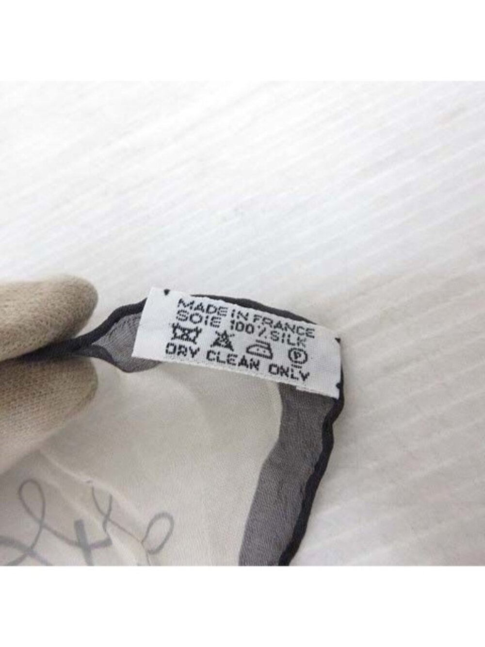 Hermes Gavroche 45 Book of Art L'art D'ecrire Silk Scarf Off White See Through - Picture 7 of 7